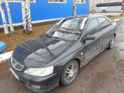 лобовое стекло HONDA ACCORD седан (2000 г.в.) на технике лобовое стекло HONDA ACCORD седан (2000 г.в.) на технике