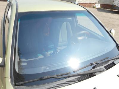 лобовое стекло HYUNDAI ELANTRA XD (2000-2010 г.в.)  вариант с солнцезащитной полосой и полным обогревом