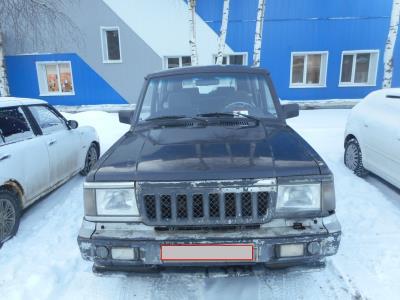 лобовое стекло SSANGYONG KORANDO внедорожник (-1995 г.в.) на технике лобовое стекло SSANGYONG KORANDO внедорожник (-1995 г.в.) на технике