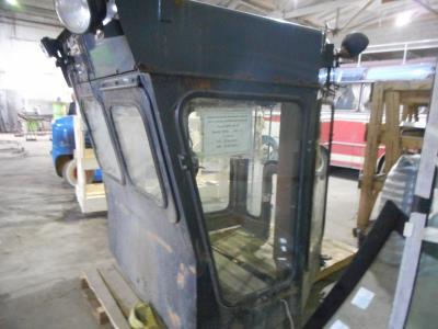 Заднее корпусное правое стекло KOMATSU D85C, D155C, D355C трубоукладчик на технике Заднее корпусное правое стекло KOMATSU D85C, D155C, D355C трубоукладчик на технике