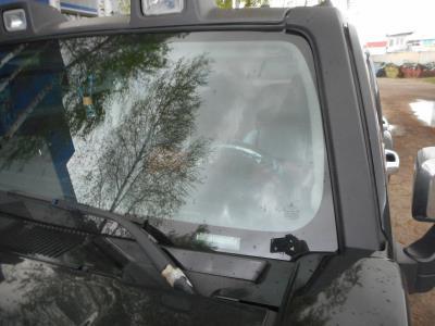 лобовое стекло HUMMER III внедорожник (2005 г.в.) на технике лобовое стекло HUMMER III внедорожник (2005 г.в.) на технике