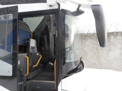 Лобовое нижнее стекло HIGER KLQ 6122B (2017 г.в.) на технике Лобовое нижнее стекло HIGER KLQ 6122B (2017 г.в.) на технике