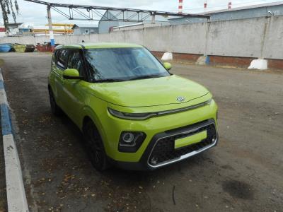 Лобовое стекло KIA SOUL (2019 г.в.) на технике 