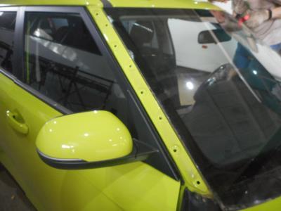 Лобовое стекло KIA SOUL (2019 г.в.) на технике Лобовое стекло KIA SOUL (2019 г.в.) на технике
