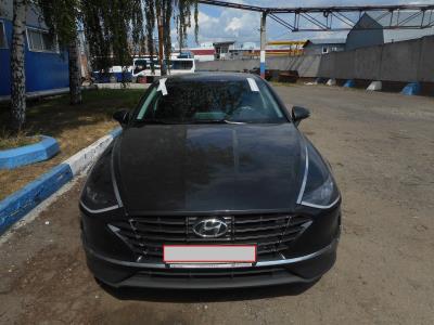 Лобовое стекло HYUNDAI SONATA VIII седан (2020 г.в.) на технике Лобовое стекло HYUNDAI SONATA VIII седан (2020 г.в.) на технике