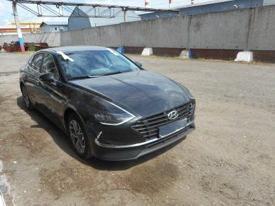 Лобовое стекло HYUNDAI SONATA VIII седан (2020 г.в.) на технике Лобовое стекло HYUNDAI SONATA VIII седан (2020 г.в.) на технике