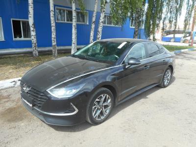Лобовое стекло HYUNDAI SONATA VIII седан (2020 г.в.) на технике Лобовое стекло HYUNDAI SONATA VIII седан (2020 г.в.) на технике