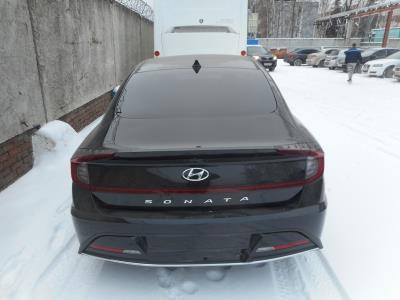 Заднее стекло HYUNDAI SONATA VIII седан (2020 г.в.) на технике Заднее стекло HYUNDAI SONATA VIII седан (2020 г.в.) на технике
