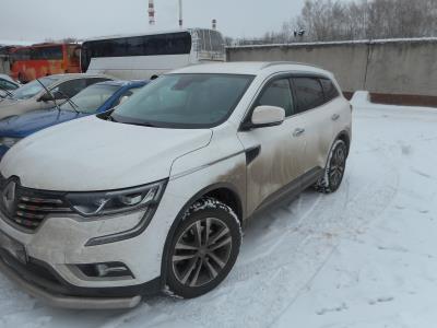 Лобовое стекло SAMSUNG QM6 внедорожник (2016-н.в. г.в.) на технике  Лобовое стекло SAMSUNG QM6 внедорожник (2016-н.в. г.в.) на технике