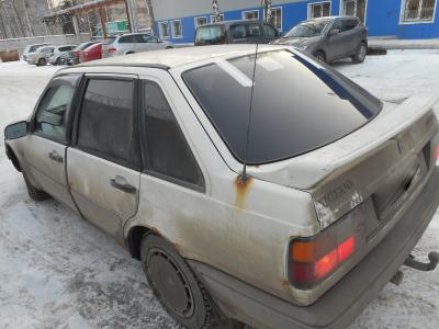 Заднее стекло VOLVO 440 седан (1988-1996 г.в.) на технике 