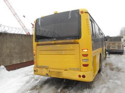 Заднее стекло HIGER KLQ 6118 (2009 г.в.) на технике Заднее стекло HIGER KLQ 6118 (2009 г.в.) на технике