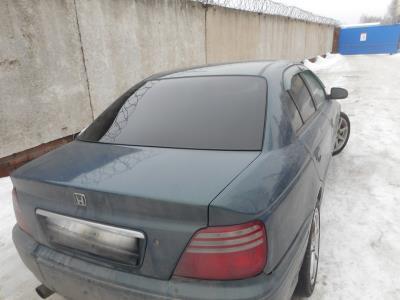 заднее стекло HONDA ACCORD седан (93-98 г.в.) на технике 