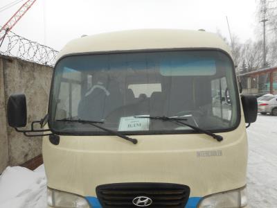 лобовое стекло HYUNDAI HYUNDAI-HD COUNTRY (2007 г.в.) на технике 