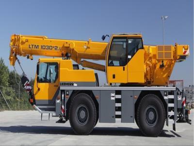 Кузовное левое стекло кабины оператора LIEBHERR LTM 1030 на технике 