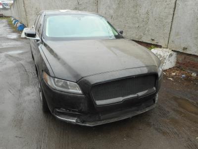 Лобовое стекло LINCOLN CONTINENTAL (2015-2020 г.в.) на технике Лобовое стекло LINCOLN CONTINENTAL (2015-2020 г.в.) на технике