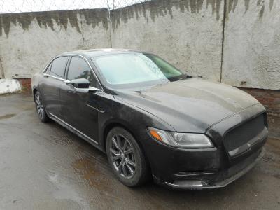 Лобовое стекло LINCOLN CONTINENTAL (2015-2020 г.в.) на технике Лобовое стекло LINCOLN CONTINENTAL (2015-2020 г.в.) на технике