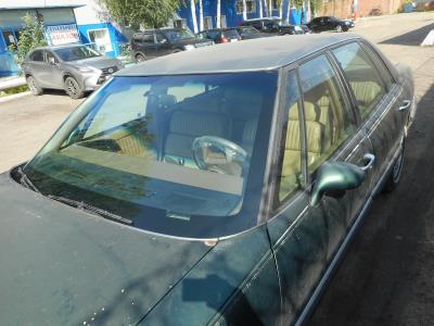лобовое стекло OLDSMOBILE 98 (NINETY EIGHT) седан на технике лобовое стекло OLDSMOBILE 98 (NINETY EIGHT) седан на технике