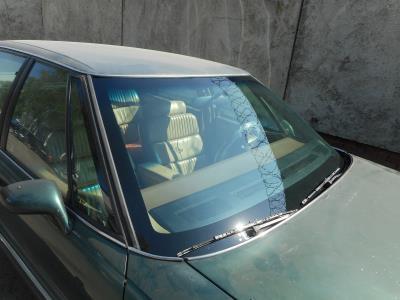 лобовое стекло OLDSMOBILE 98 (NINETY EIGHT) седан на технике лобовое стекло OLDSMOBILE 98 (NINETY EIGHT) седан на технике