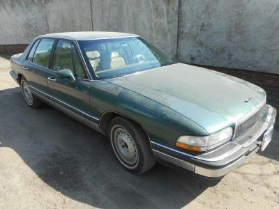 лобовое стекло OLDSMOBILE 98 (NINETY EIGHT) седан на технике лобовое стекло OLDSMOBILE 98 (NINETY EIGHT) седан на технике