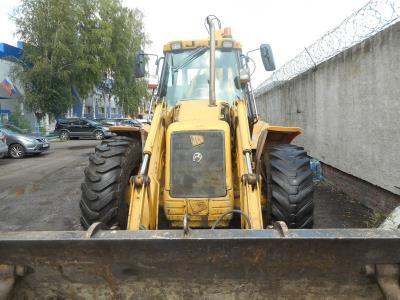 Лобовое стекло JCB 3CX (1991-2001 г. вып.) на технике 