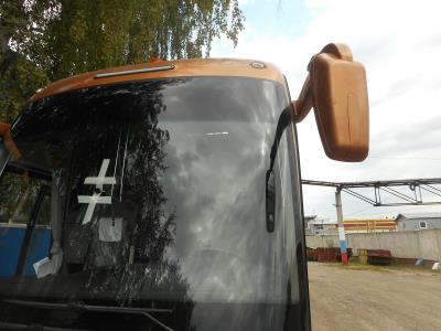 Лобовое стекло HIGER KLQ6128LQ (2021 г.в.) на технике Лобовое стекло HIGER KLQ6128LQ (2021 г.в.) на технике