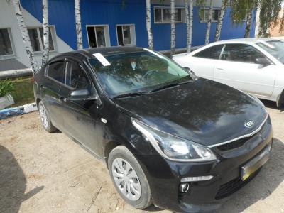 Лобовое стекло KIA RIO X-LINE FB (2017-2022 г.в.) на технике Лобовое стекло KIA RIO X-LINE FB (2017-2022 г.в.) на технике