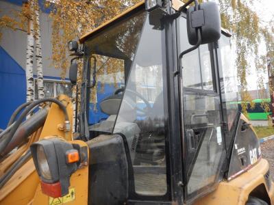 Лобовое центральное стекло CATERPILLAR (CAT) 906 ZEPPELIN фронтальный погрузчик на технике Лобовое центральное стекло CATERPILLAR (CAT) 906 ZEPPELIN фронтальный погрузчик на технике