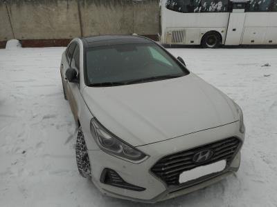 Стекло люка HYUNDAI SONATA MT седан (2010 г.в.) на технике 