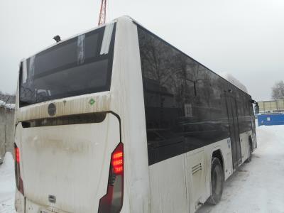 Заднее стекло LOTOS 105C02 (2022 г.в.) на технике Заднее стекло LOTOS 105C02 (2022 г.в.) на технике