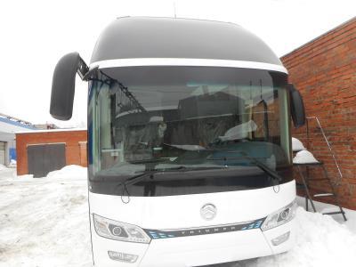 Лобовое нижнее стекло GOLDEN DRAGON XML 6126JR (2023 г.в.) на технике Лобовое нижнее стекло GOLDEN DRAGON XML 6126JR (2023 г.в.) на технике