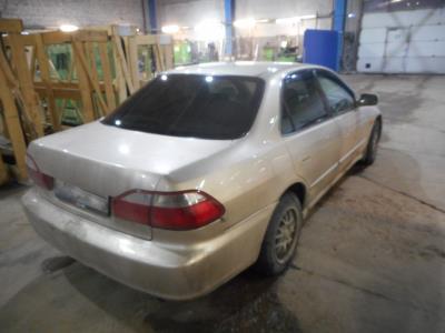 заднее стекло HONDA ACCORD седан на технике заднее стекло HONDA ACCORD седан на технике