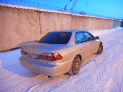 заднее стекло HONDA ACCORD седан на технике заднее стекло HONDA ACCORD седан на технике