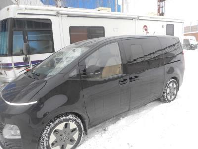 Стекло крыши HYUNDAI STARIA (2021 г.в.) на технике Стекло крыши HYUNDAI STARIA (2021 г.в.) на технике