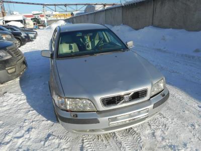 лобовое стекло VOLVO V40 KOMBI EST (1995 г.в.) на технике 