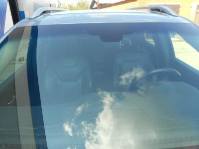 Лобовое стекло JEEP CHEROKEE внедорожник (2013-нв г.в.) на технике Лобовое стекло JEEP CHEROKEE внедорожник (2013-нв г.в.) на технике