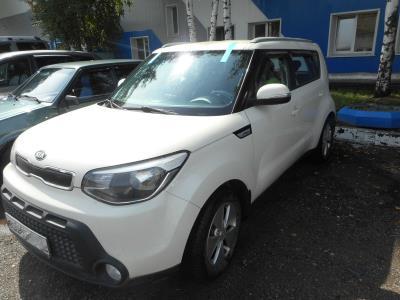 лобовое стекло KIA SOUL (2016 г.в.) на технике лобовое стекло KIA SOUL (2016 г.в.) на технике