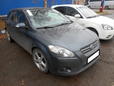 Лобовое стекло KIA CEED купе (2010 г.в. г.в.) общий вид фото Лобовое стекло KIA CEED купе (2010 г.в. г.в.) общий вид фото