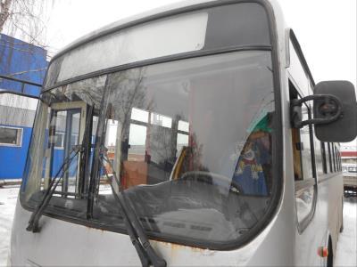 лобовое стекло, половина HYUNDAI AERO CITY (2012 г.в.) общий вид фото лобовое стекло, половина HYUNDAI AERO CITY (2012 г.в.) общий вид фото