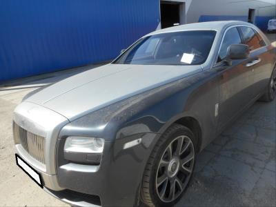 Лобовое стекло ROLLS-ROYCE GHOST седан (2009-2014 г.в.) общий вид Лобовое стекло ROLLS-ROYCE GHOST седан (2009-2014 г.в.) общий вид
