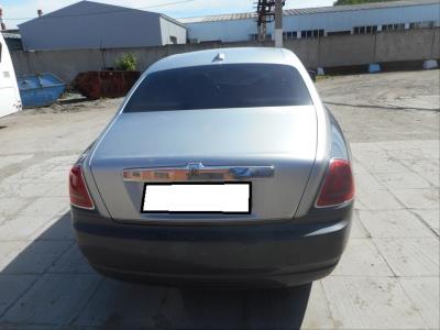Заднее стекло ROLLS-ROYCE GHOST седан (2009-2014 г.в.) общий вид Заднее стекло ROLLS-ROYCE GHOST седан (2009-2014 г.в.) общий вид