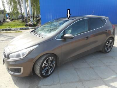 Стекло крыши передняя часть KIA CEED JD (2016 г.в.) общий вид Стекло крыши передняя часть KIA CEED JD (2016 г.в.) общий вид