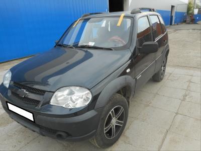 лобовое стекло NIVA CHEVROLET внедорожник (2000 г.в.) общий вид лобовое стекло NIVA CHEVROLET внедорожник (2000 г.в.) общий вид