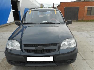 лобовое стекло NIVA CHEVROLET внедорожник (2000 г.в.) общий вид лобовое стекло NIVA CHEVROLET внедорожник (2000 г.в.) общий вид