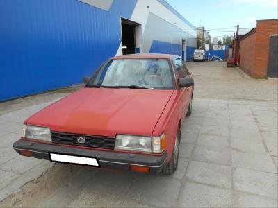 лобовое стекло SUBARU LEONE седан (1984-89 г.в.) общий вид 