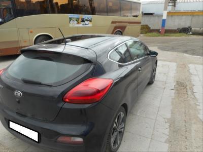 Заднее стекло крыши KIA CEED JD хэтчбэк 3-х дверный (2016 г.в. г.в.) общий вид Заднее стекло крыши KIA CEED JD хэтчбэк 3-х дверный (2016 г.в. г.в.) общий вид