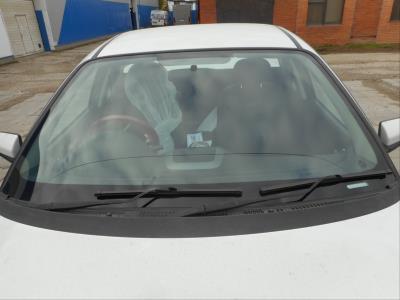 Лобовое стекло HOLDEN UTE UTE (2003 г.в. г.в.) общий вид Лобовое стекло HOLDEN UTE UTE (2003 г.в. г.в.) общий вид