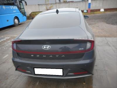 Заднее стекло крыши HYUNDAI SONATA (2022 г.в. г.в.) общий вид Заднее стекло крыши HYUNDAI SONATA (2022 г.в. г.в.) общий вид