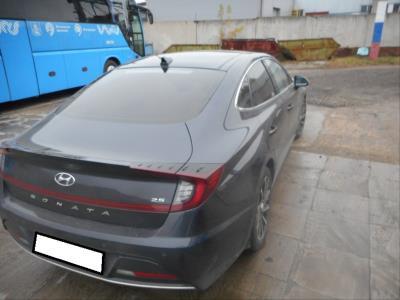 Заднее стекло крыши HYUNDAI SONATA (2022 г.в. г.в.) общий вид Заднее стекло крыши HYUNDAI SONATA (2022 г.в. г.в.) общий вид