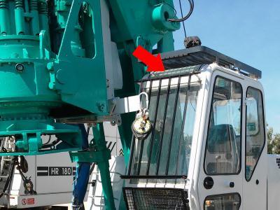 Верхнее стекло кабины CASAGRANDE B125 буровая установка на технике Верхнее стекло кабины CASAGRANDE B125 буровая установка на технике