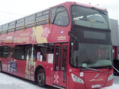 лобовое стекло (нижнее) VOLVO UNVI (2013 г.в.) на технике лобовое стекло (нижнее) VOLVO UNVI (2013 г.в.) на технике
